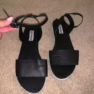 Black and white STEVE MADDEN flats